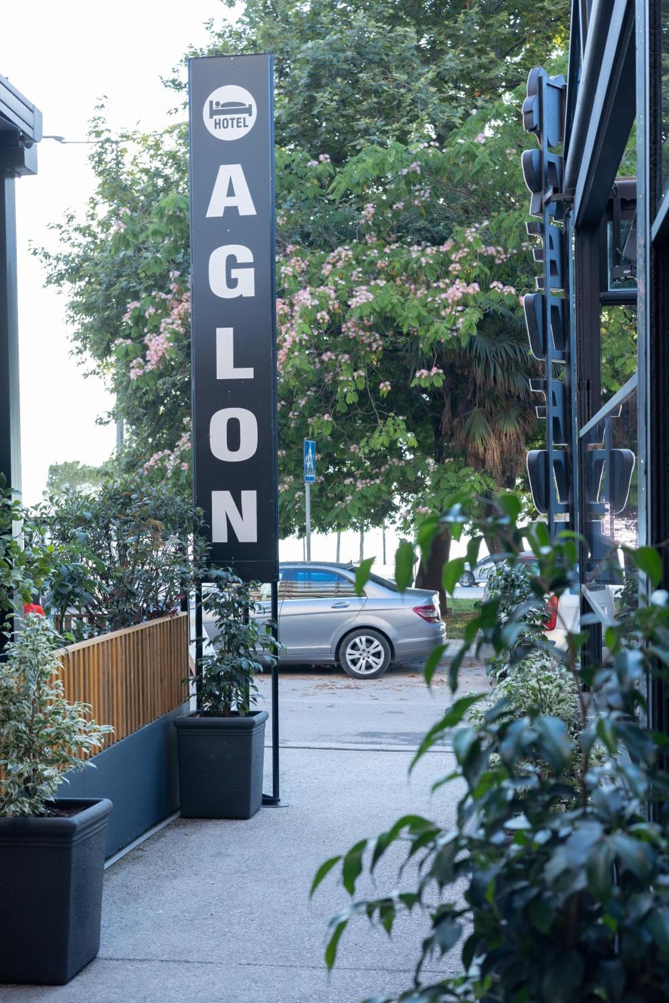 Aglon Twin'S Hotel Vlore Exterior photo